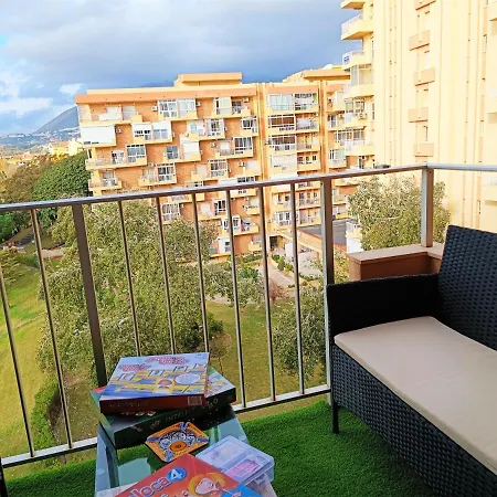 アパート Piscinas, Fire Stick Amazon, Wifi, Terraza, Reformado ベナルマデナ